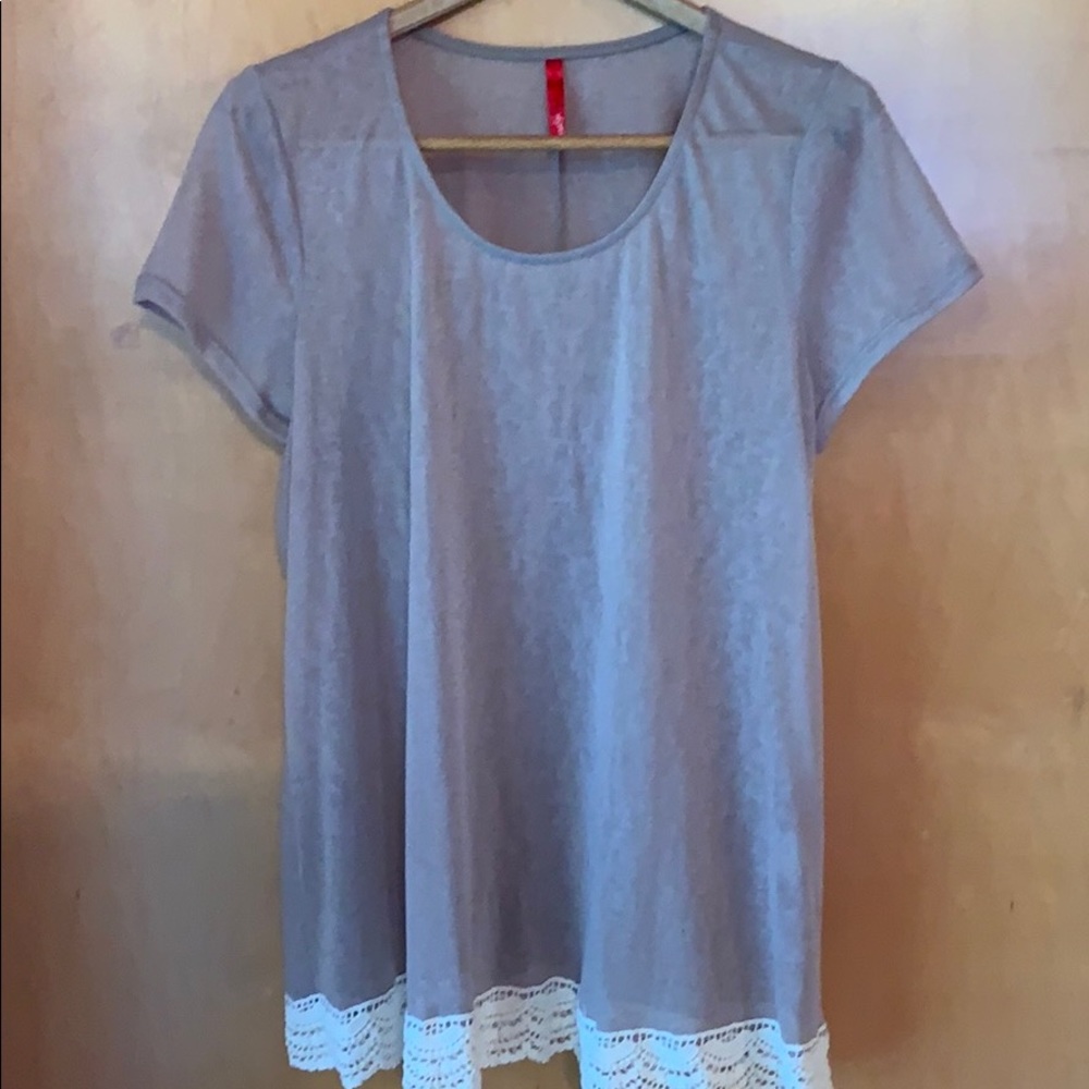 Beige top w lace hemline